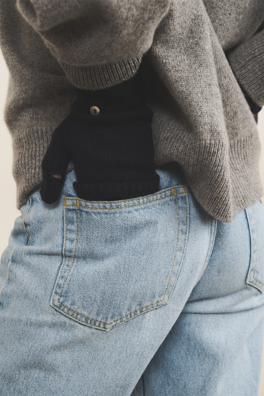 Dark blue cashmere mittens | Vantar | Linnea Lund