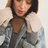beige cashmere mittens  women - look | Vantar | Linnea Lund