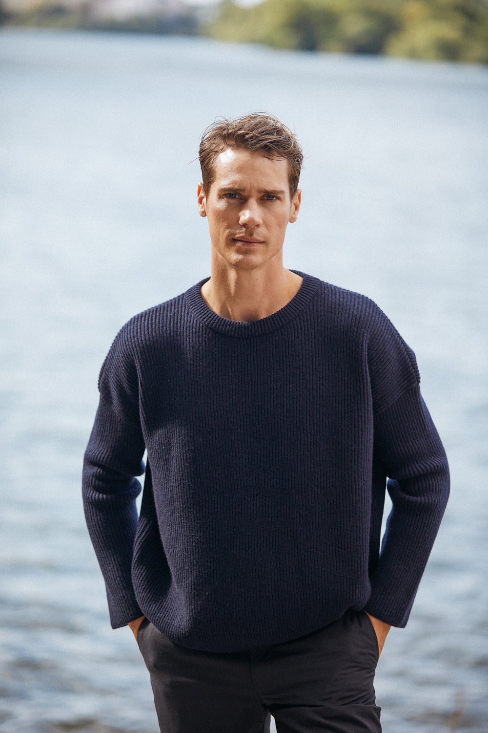 Ribbed blue men cashmere sweater - front view | Edward | Linnea Lund